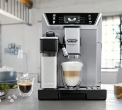 DELONGHI PrimaDonna Class ECAM 550.85.MS Garantie 3 Ans -Café De Qualité 550.85.ms expresso broyeur delonghi boissons