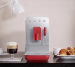 SMEG Buse Vapeur Rouge BCC02RDMEU -Café De Qualité 5 machine a cafe smeg rouge buse vapeur
