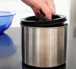 Boîte Conservatrice Inox Argent Avec Vide D'air 250g - Airscape 9 Boîte Conservatrice Inox Argent Avec Vide D'air 250g - Airscape -Café De Qualité airscape5 1