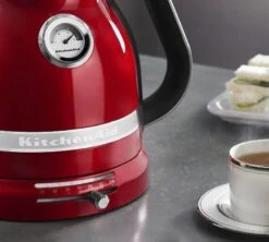 Bouilloire KitchenAid Rouge Pomme D'Amour 1,5L - 5KEK1522ECA + Offre Cadeau -Café De Qualité bouil rouge kit