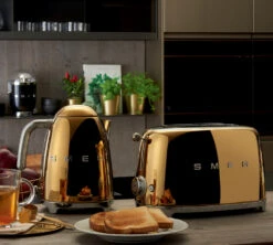 Bouilloire SMEG KLF03GOEU Or - 1.7L + Offre Cadeau -Café De Qualité bouilloire et gp smeg or