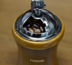 Moulin à Café Manuel HARIO Dome -Café De Qualité hario dome3