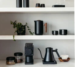 Tasse à Cappuccino - Monty Milk Art Noir Mat 19 Cl - FELLOW -Café De Qualité lifestyle1