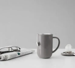 Mug Minima Wool Grey 50 Cl Avec Infuseur Inox - VIVA SCANDINAVIA -Café De Qualité minima grey lifestyle1