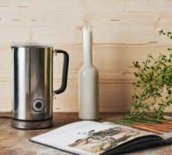 Mousseur à Lait électrique SJOSTRAND - Inox 5 Mousseur à Lait électrique SJOSTRAND - Inox -Café De Qualité mousseur lait sjostrand ambiance