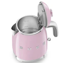Mini Bouilloire Rose KLF05PKEU 0,8 L - SMEG + Offre Cadeau -Café De Qualité smeg minib rose4