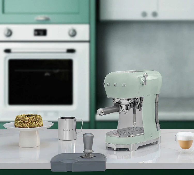 Set Petit-Déjeuner Machine Expresso ECF01PGEU Et Moulin à Café CGF01PGEU Vert D'eau - SMEG 2 Set Petit-Déjeuner Machine Expresso ECF01PGEU Et Moulin à Café CGF01PGEU Vert D'eau - SMEG – Image 2